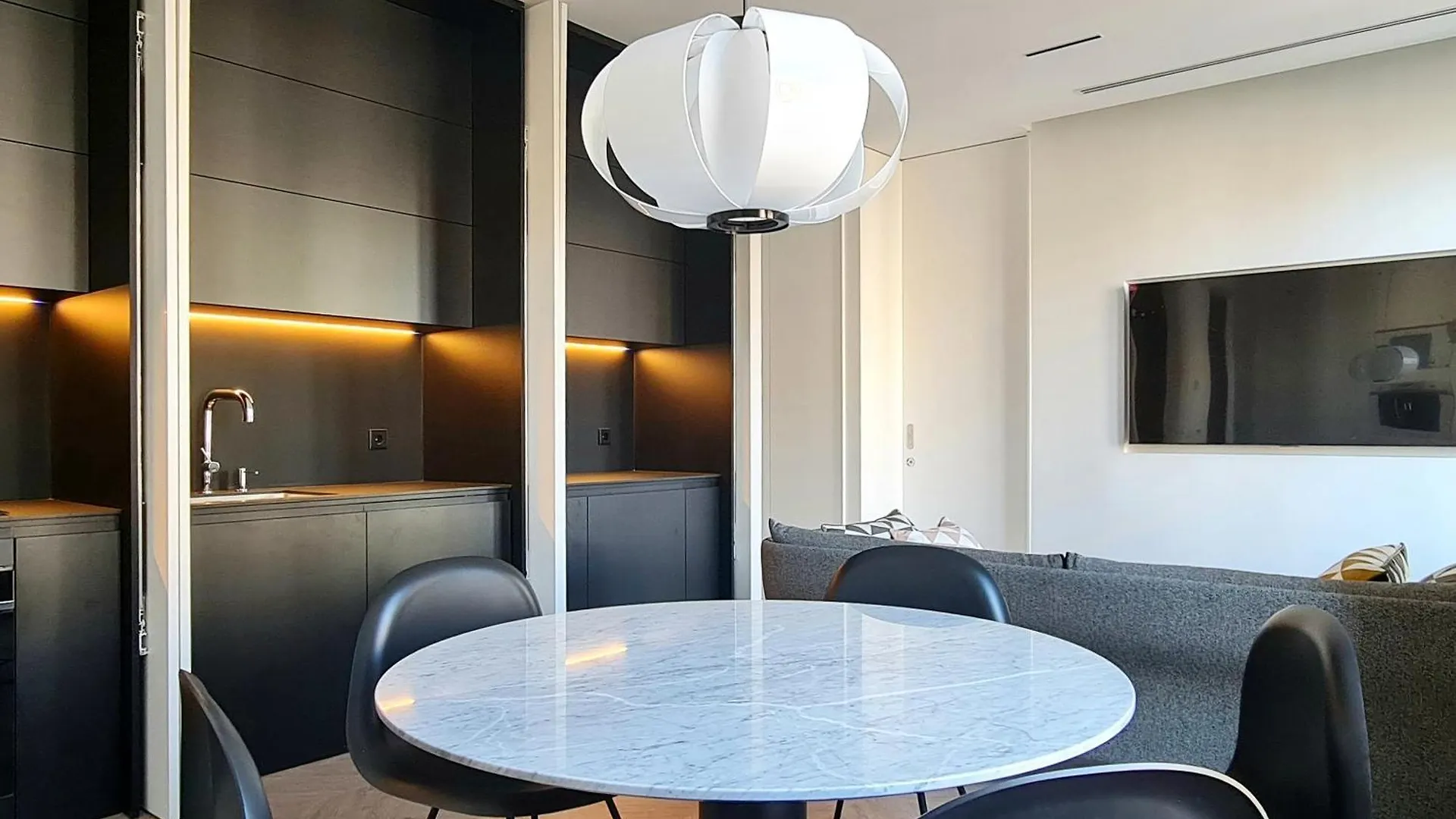 Апартаменты Elegant Minimalist Retreat In Барселона