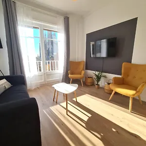 G74 Avenida Gaudi 4 Bedrooms With Balcony- Sagrada Familia Barcelona
